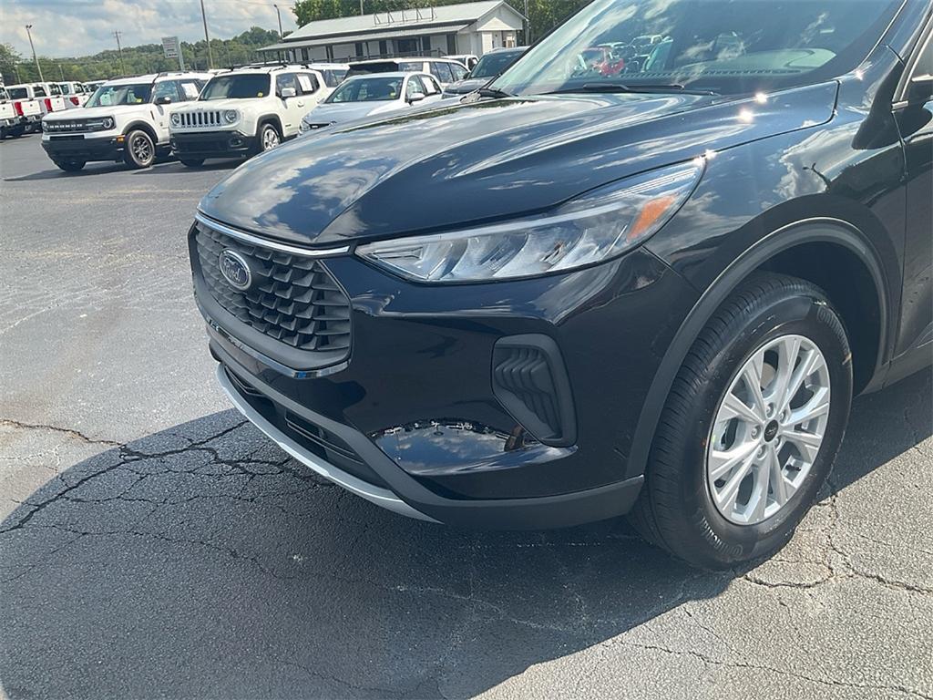 new 2025 Ford Escape car, priced at $25,250