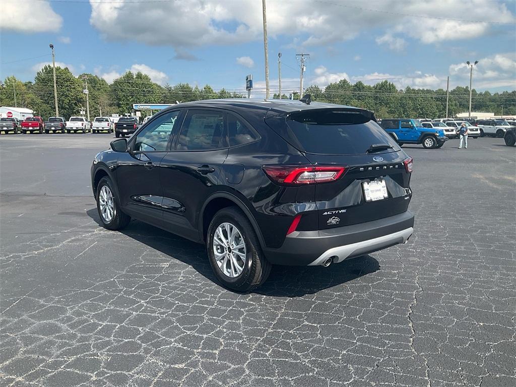 new 2025 Ford Escape car, priced at $25,250