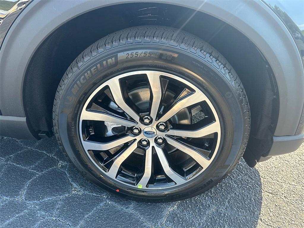 new 2025 Ford Explorer car, priced at $39,115