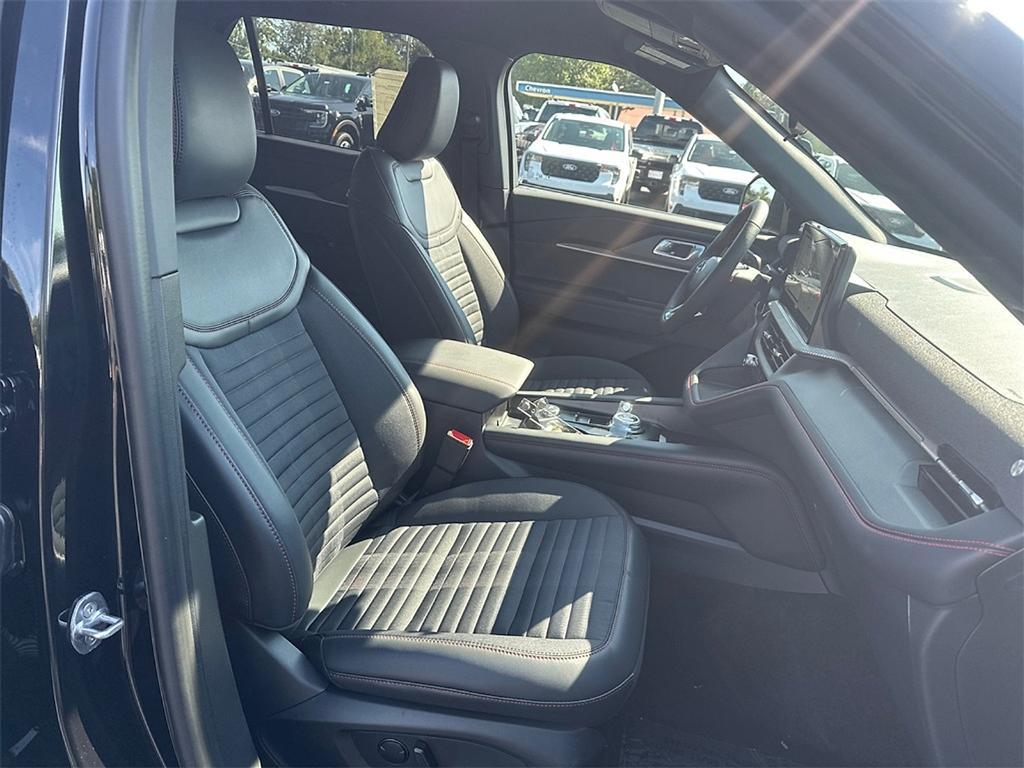 new 2025 Ford Explorer car, priced at $39,115
