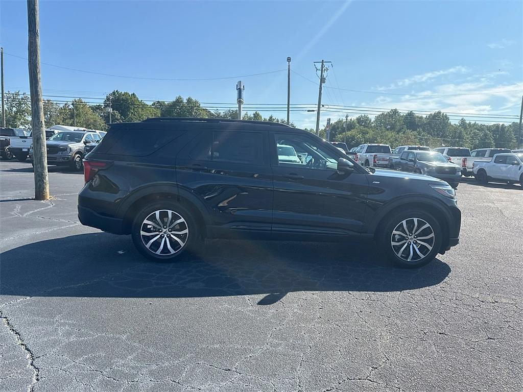 new 2025 Ford Explorer car, priced at $39,115
