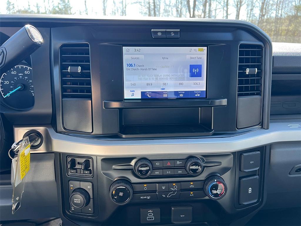 new 2025 Ford F-250 car, priced at $64,585