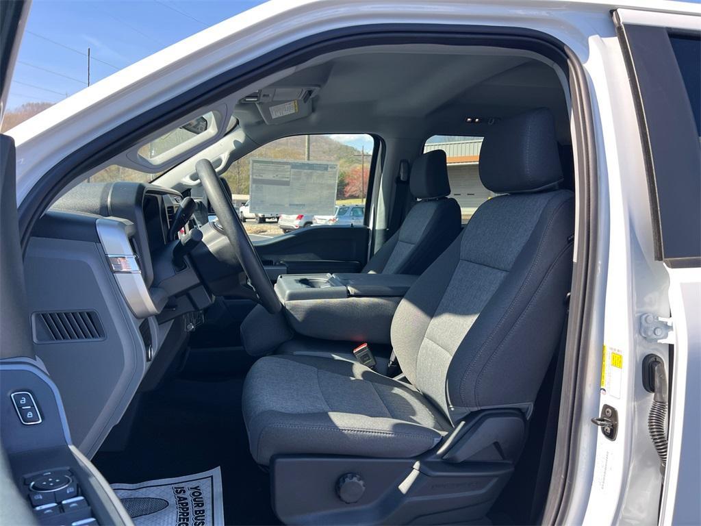 new 2025 Ford F-250 car, priced at $68,085