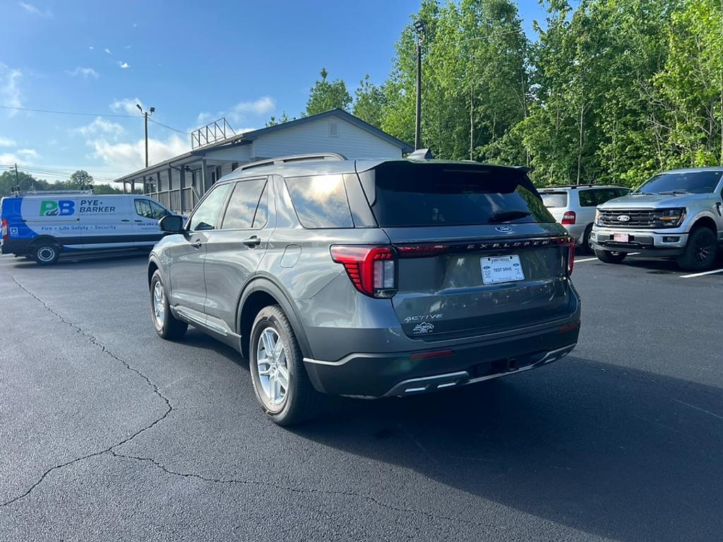 used 2025 Ford Explorer car, priced at $39,999
