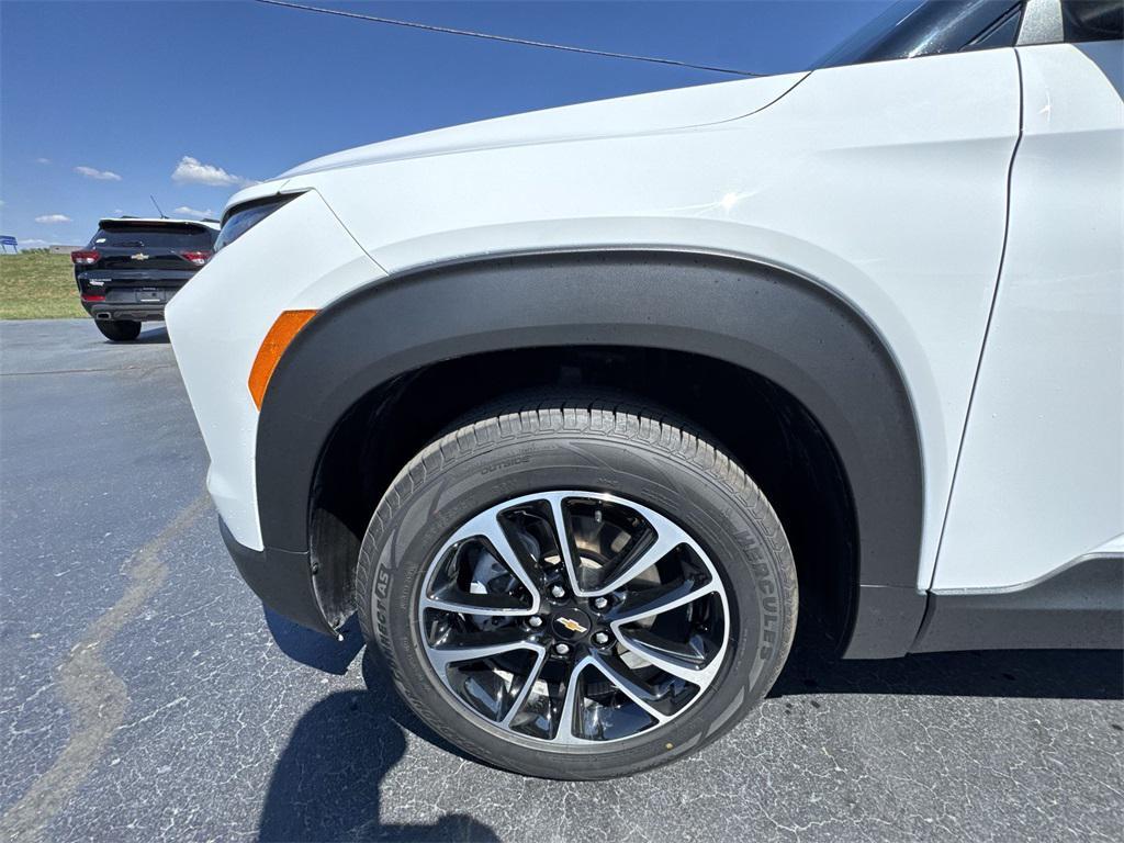 used 2024 Chevrolet TrailBlazer car, priced at $25,915