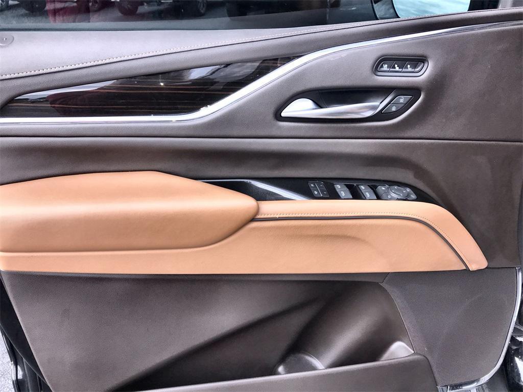 used 2023 Cadillac Escalade ESV car, priced at $70,494