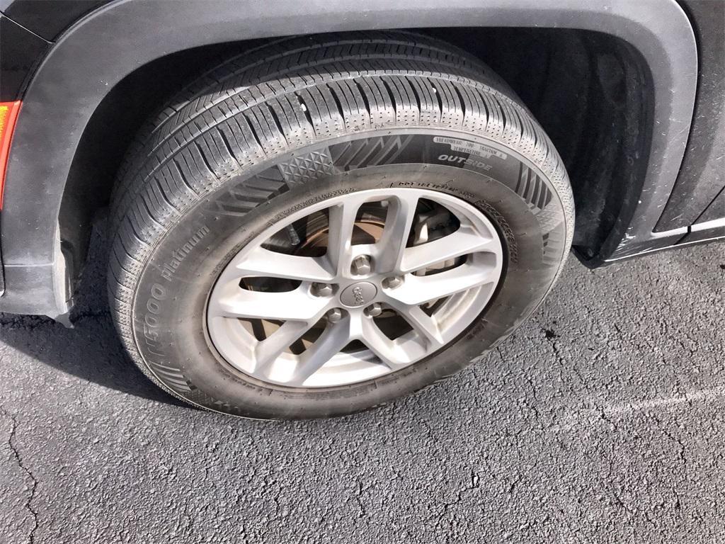 used 2021 Jeep Grand Cherokee L car, priced at $26,900