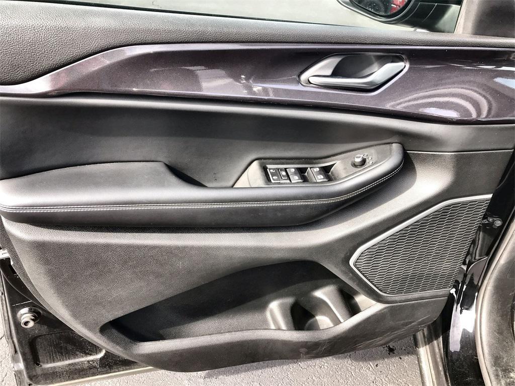 used 2021 Jeep Grand Cherokee L car, priced at $26,900