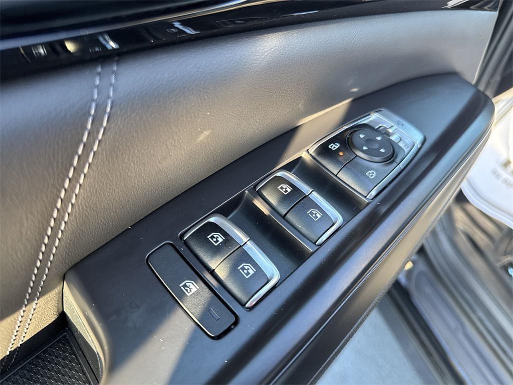 used 2025 Kia Carnival Hybrid car, priced at $48,800