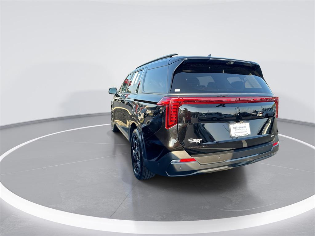 used 2025 Kia Carnival Hybrid car, priced at $48,800