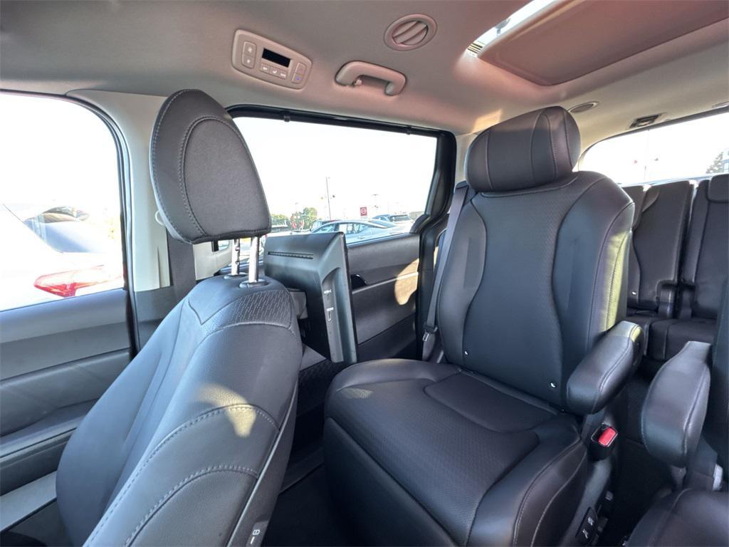 used 2025 Kia Carnival Hybrid car, priced at $48,800