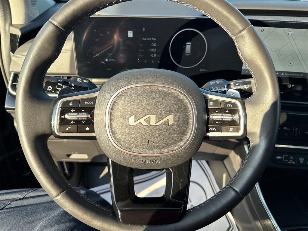 used 2025 Kia Carnival Hybrid car, priced at $48,800