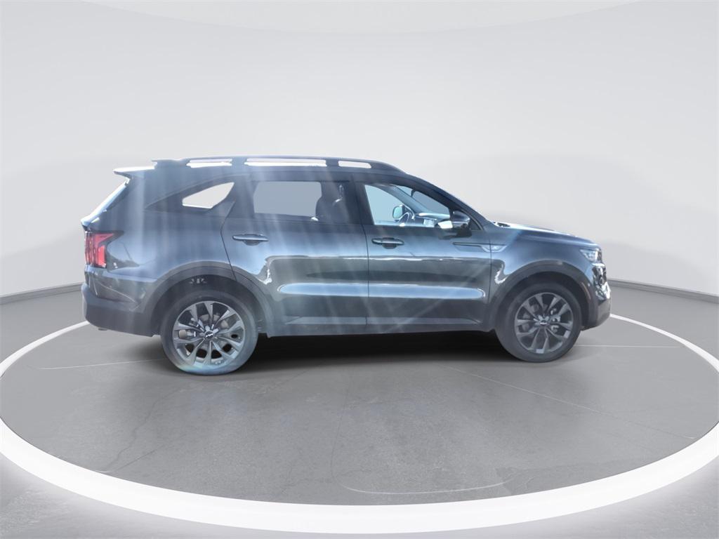 used 2023 Kia Sorento car, priced at $30,870