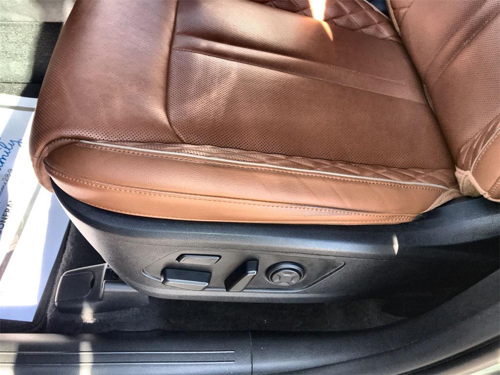 used 2023 Kia Sorento car, priced at $30,870