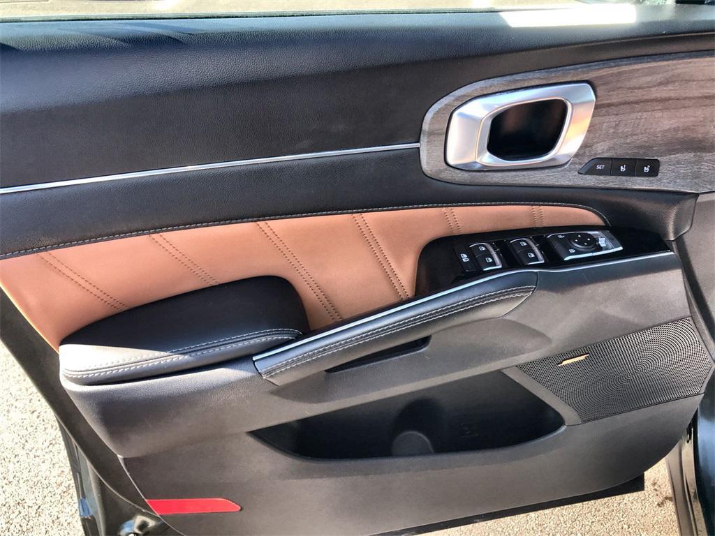 used 2023 Kia Sorento car, priced at $30,870