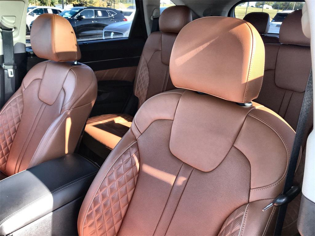 used 2023 Kia Sorento car, priced at $30,870