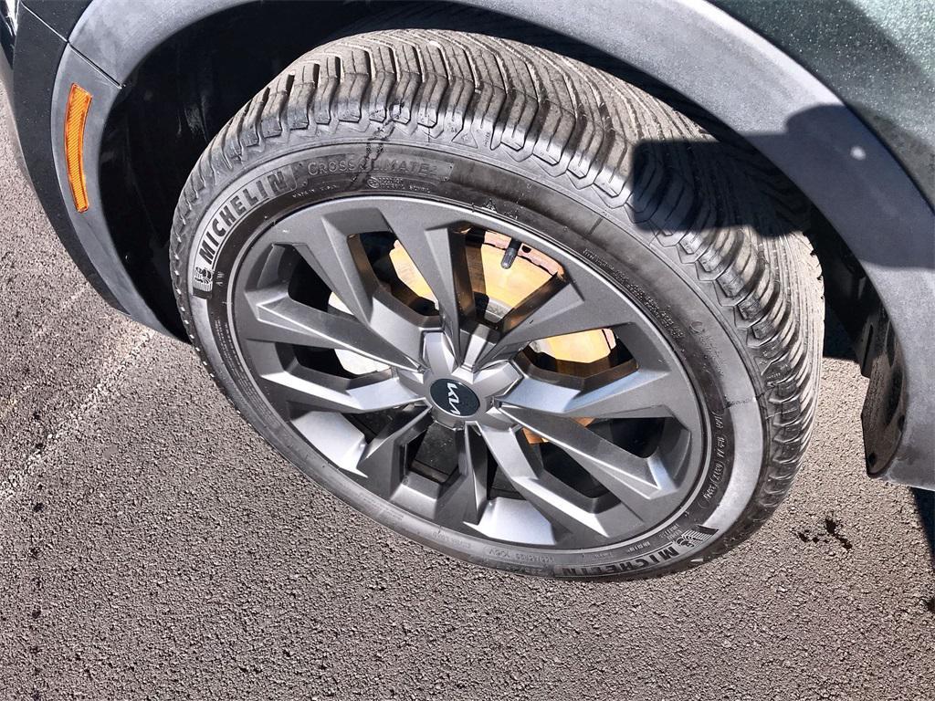 used 2023 Kia Sorento car, priced at $30,870