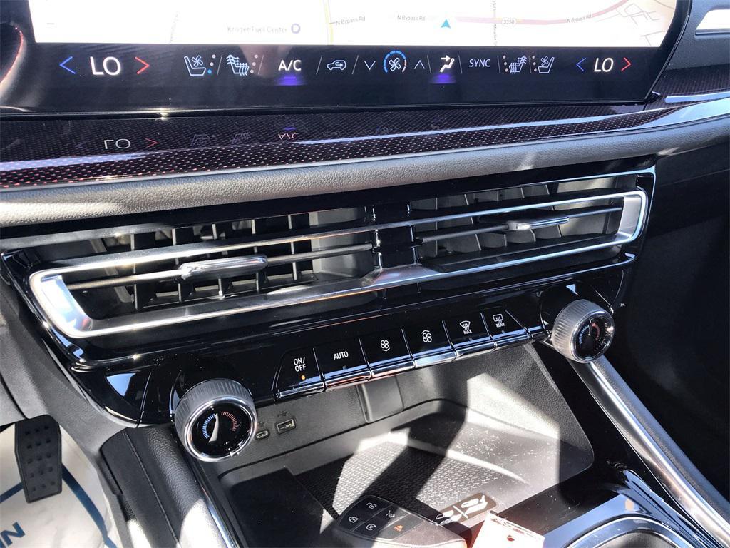 new 2026 Chevrolet Traverse car, priced at $57,290