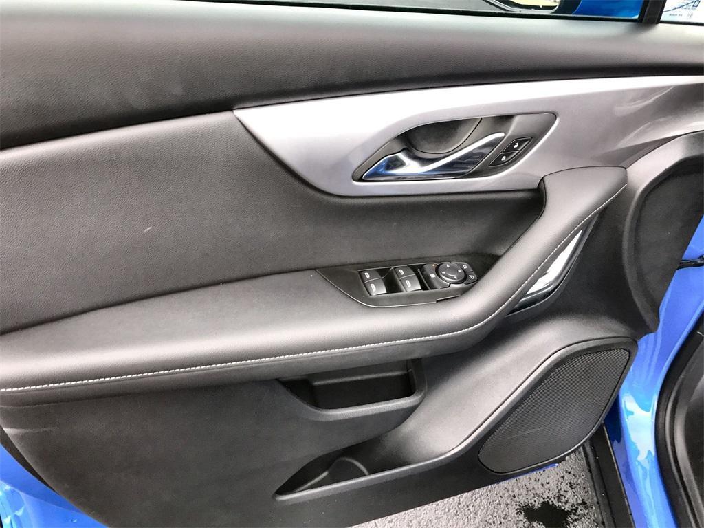 new 2025 Chevrolet Blazer car, priced at $32,889