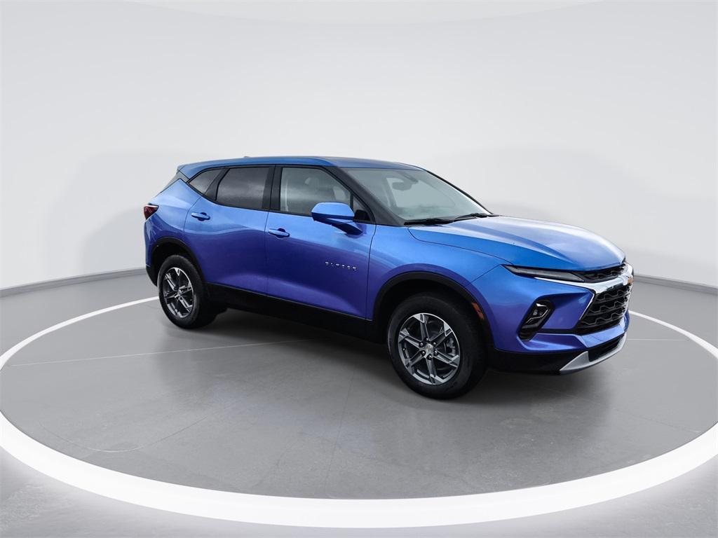 new 2025 Chevrolet Blazer car, priced at $32,889