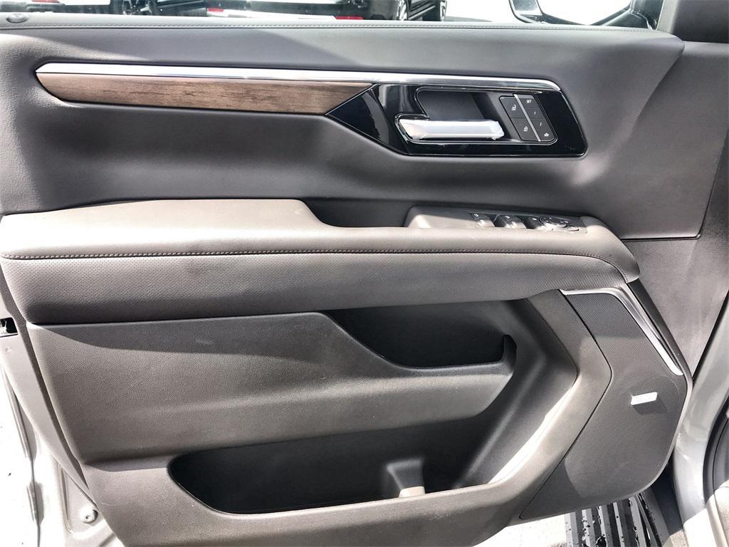 new 2026 Chevrolet Suburban car, priced at $94,029