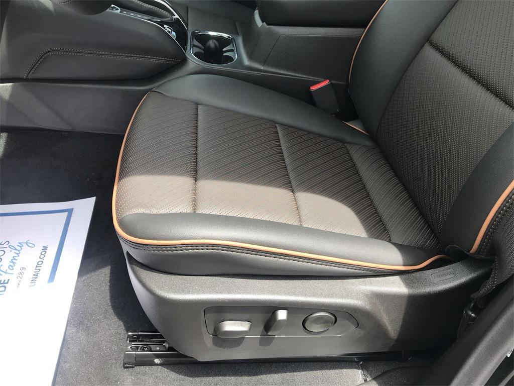 new 2025 GMC Canyon car, priced at $48,063