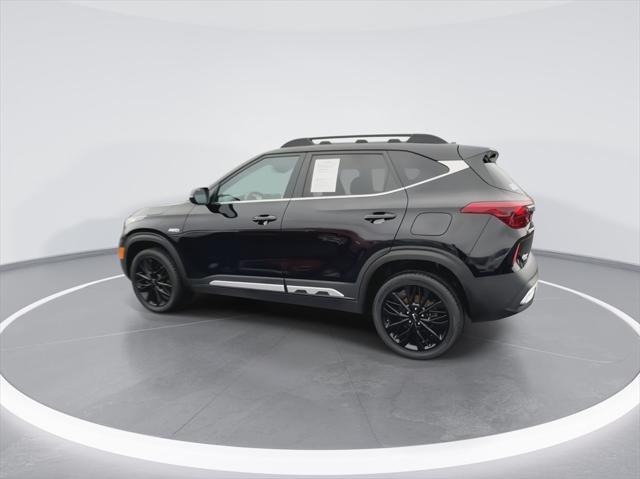 used 2020 Hyundai Santa Fe car, priced at $20,888