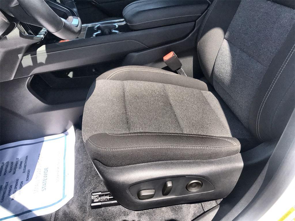 new 2025 GMC Acadia car, priced at $40,607