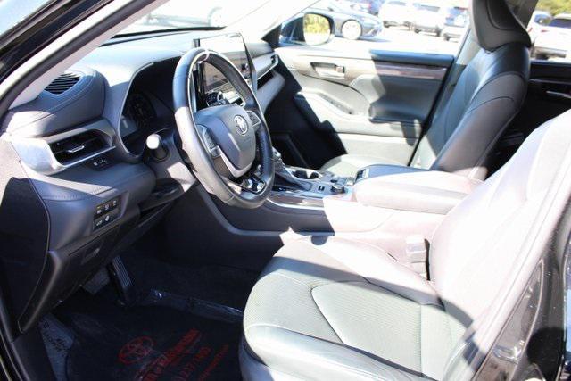 used 2023 Toyota Highlander car, priced at $39,969