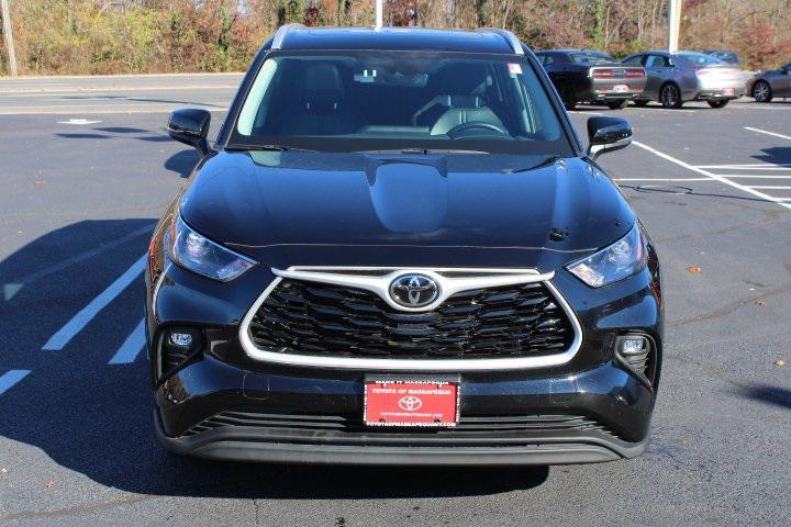 used 2023 Toyota Highlander car, priced at $38,469