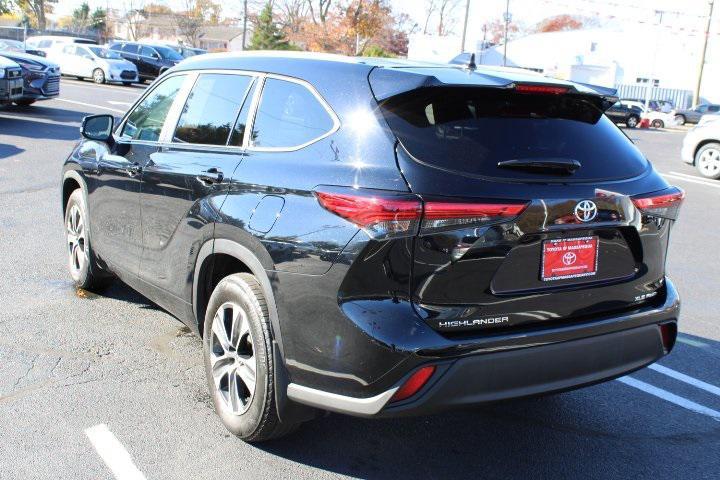 used 2023 Toyota Highlander car, priced at $38,469