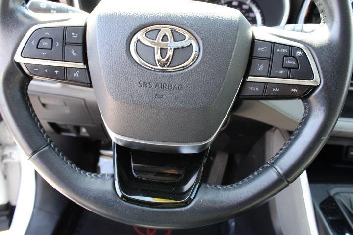 used 2021 Toyota Highlander car, priced at $32,969