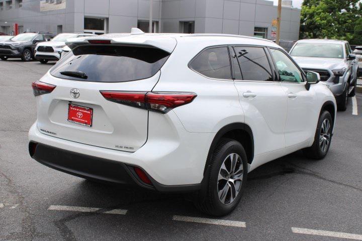used 2022 Toyota Highlander car, priced at $34,969