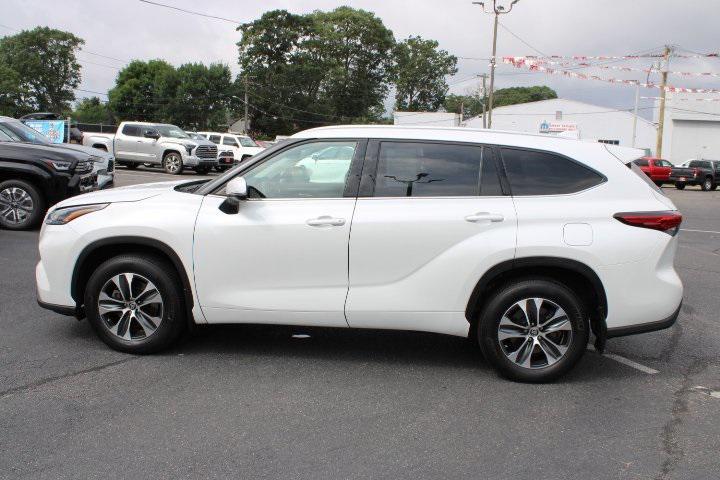 used 2022 Toyota Highlander car, priced at $34,969