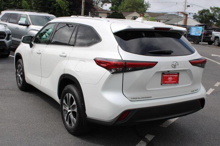 used 2022 Toyota Highlander car, priced at $34,969