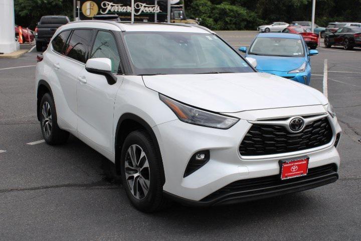 used 2022 Toyota Highlander car, priced at $34,969