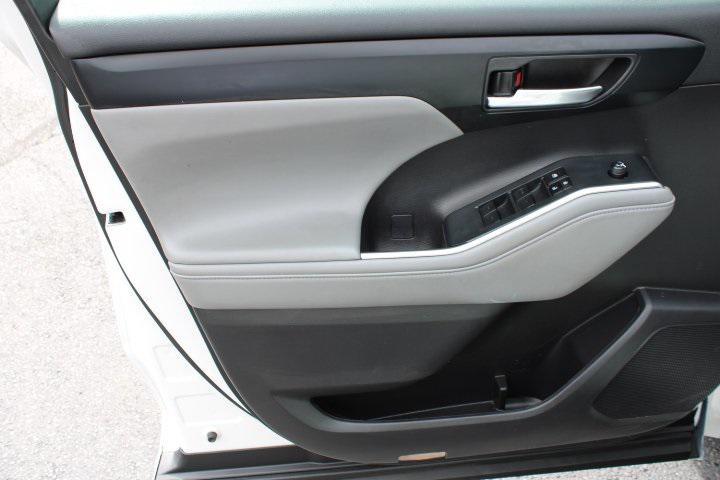 used 2022 Toyota Highlander car, priced at $34,969