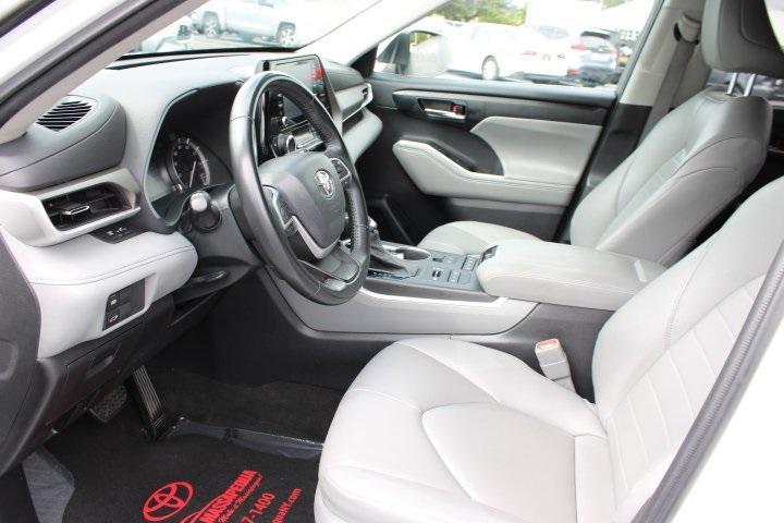 used 2022 Toyota Highlander car, priced at $34,969