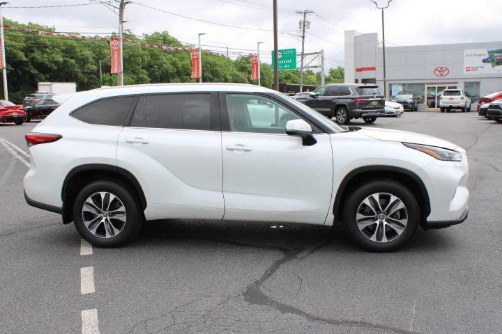 used 2022 Toyota Highlander car, priced at $34,969