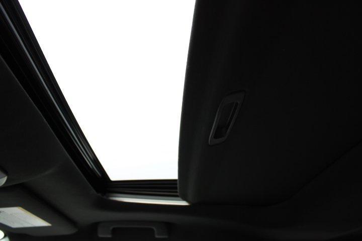 used 2022 Toyota Highlander car, priced at $37,869