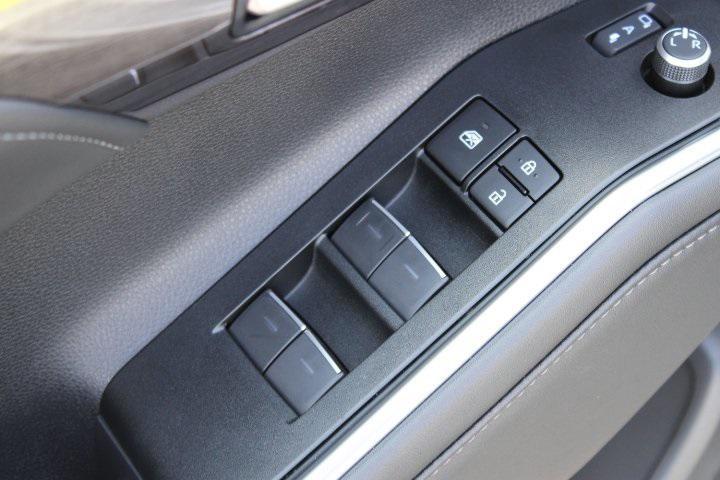 used 2025 Toyota Highlander car, priced at $56,469