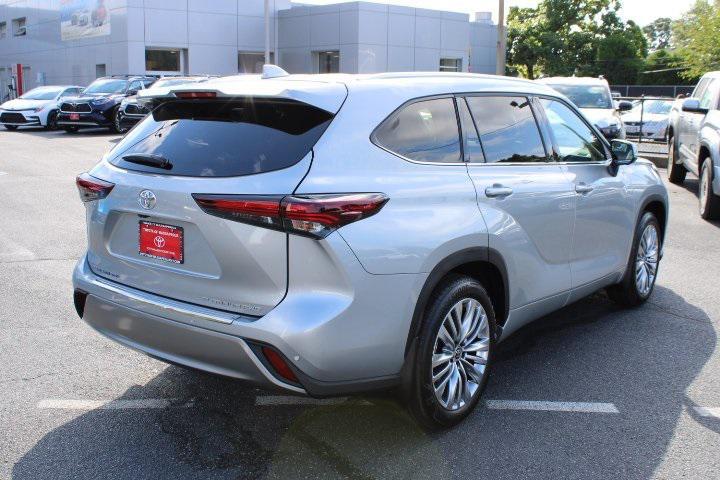 used 2025 Toyota Highlander car, priced at $56,469