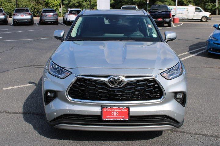 used 2025 Toyota Highlander car, priced at $56,469