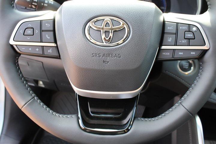 used 2025 Toyota Highlander car, priced at $56,469