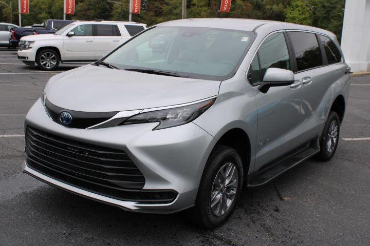 used 2025 Toyota Sienna car, priced at $75,469