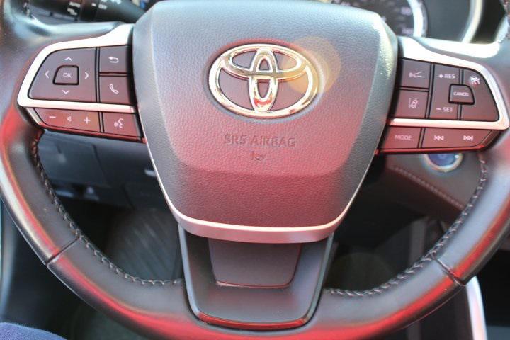 used 2022 Toyota Highlander Hybrid car, priced at $39,969