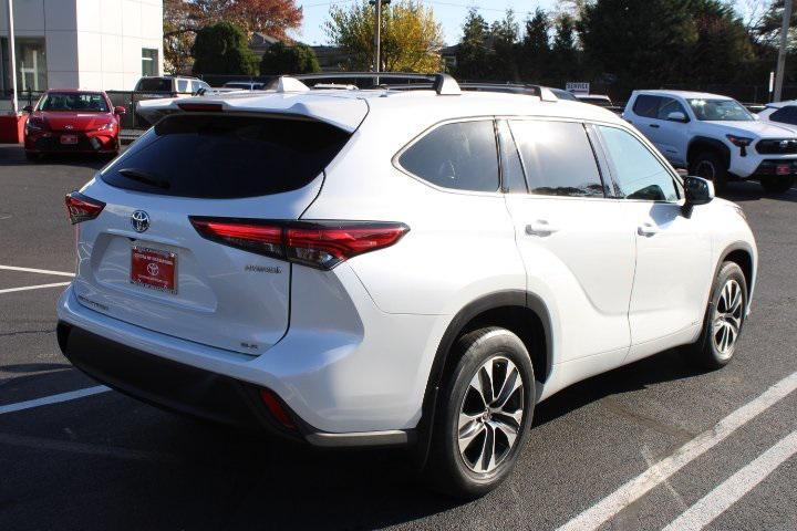 used 2022 Toyota Highlander Hybrid car, priced at $39,969