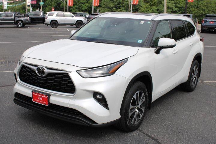 used 2022 Toyota Highlander car, priced at $33,969