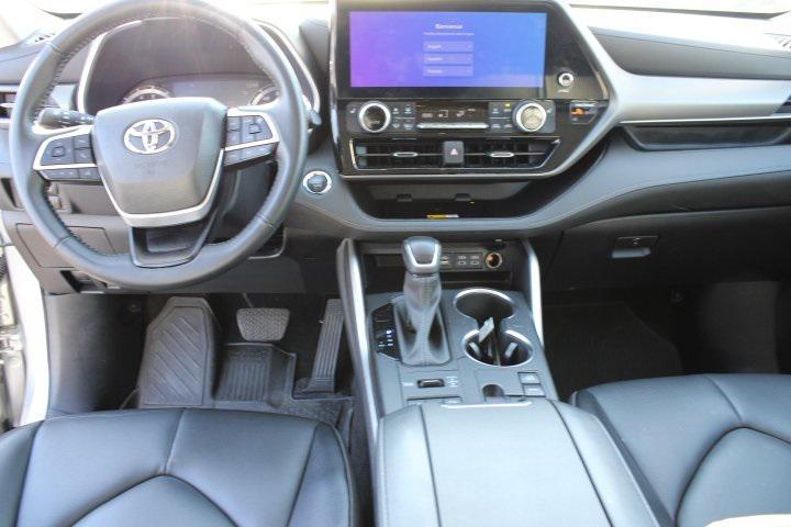 used 2023 Toyota Highlander car, priced at $36,969