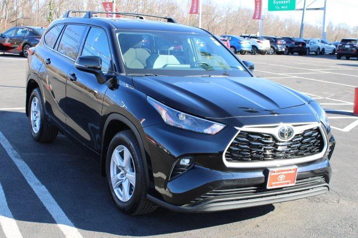 used 2022 Toyota Highlander car, priced at $30,969